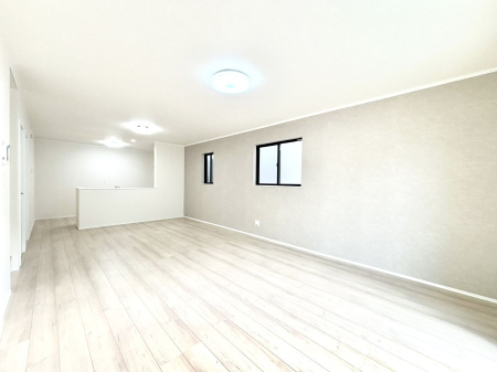 ���r���O �Z�ޕ��̌��������o�����A�C���e���A���l����̂��y���݂ȃ��r���O�ł��I 