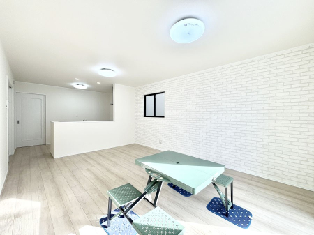 ���r���O �Z�ޕ��̌��������o�����A�C���e���A���l����̂��y���݂ȃ��r���O�ł��I 