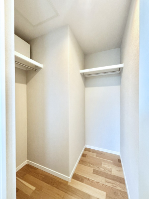 ̑ EH[NCN[[bgtŐԂLpł܂B