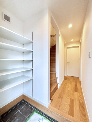  U炩肪ȌւXbĽ֎[t