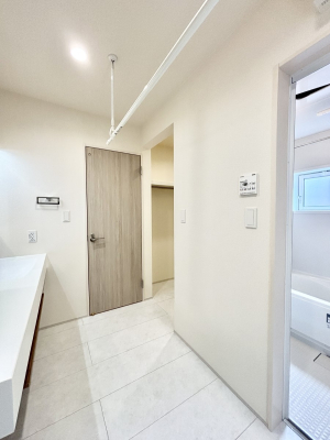 ���̑� ��Ƃ�̐��ʃX�y�[�X�Œ��̐g�x�x�����N���N�B���ɂ̓E�H�[�N�C���N���[�[�b�g�B