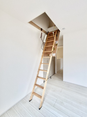 ���[ ���������[�́A�G�߂̃C�x���g�p�i��~���̕z�c�Ȃǈꎞ�I�ɂ��܂��ꏊ�Ƃ��ĕ֗��ł��B 