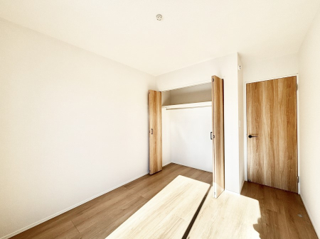 �q������ ���q���܂̂������Ƃ��Ă��I�ߗނ̐������ڂɕ֗��ȃN���[�[�b�g�t���̗m���B