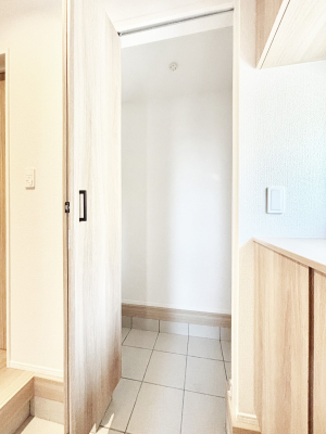 ���[ �V���[�Y�N���[�N�t���I�J���x�r�[�J�[���u���܂��B