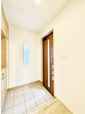 ���� �K���X�X���b�g�̓��������փh�A�������Ɍ���͂��Ă���܂�