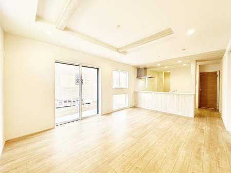 ���r���O ���Ƒ��̓��₩�Șb�����ŕ�܂�閾�邢���r���O