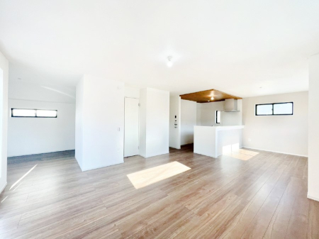 ���r���O �Z�ޕ��̌��������o�����A�C���e���A���l����̂��y���݂ȃ��r���O�ł��I 