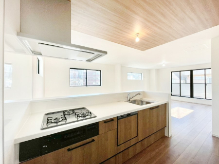 �L�b�`�� ��Ƃ肠��L�b�`���ł͂��Ƒ��Ɗy�������������ł��܂��B  