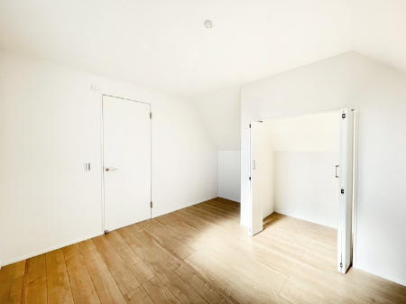 ���̑����� �i�`�������ȃt���[�����O�͂ǂ�ȃC���e���A�ɂ��}�b�`�B