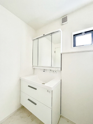 ʑEʏ q񂪂A􂢂łĂꂻȐʏI