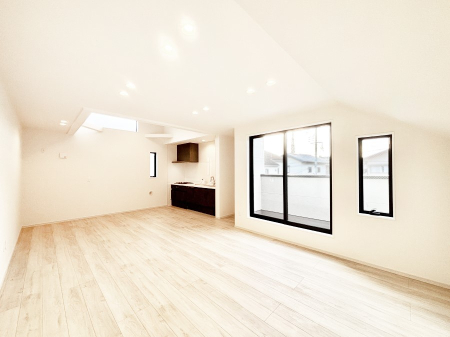 ���r���O �Z�ޕ��̌��������o�����A�C���e���A���l����̂��y���݂ȃ��r���O�ł��I 