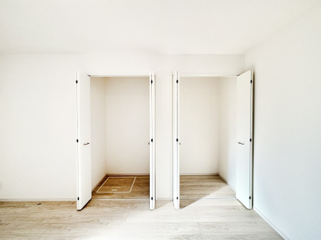 ���[ �m���̃N���[�[�b�g�B���s��������̂Ō���̈ߗނ�����������܂�܂��B