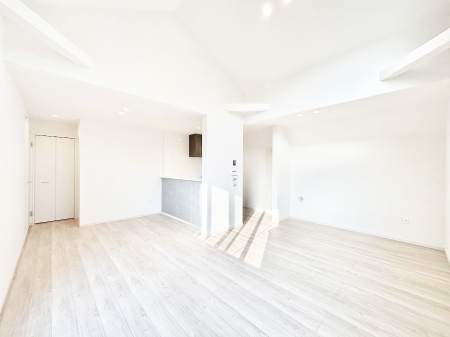 ���r���O �ǂ��ɂ��Ă��Ƒ��̂Ȃ������������R�~���j�P�[�V�������r���O�B