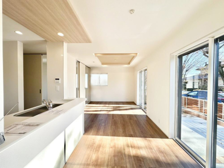 ���r���O �ǂ��ɂ��Ă��Ƒ��̂Ȃ������������R�~���j�P�[�V�������r���O�B 