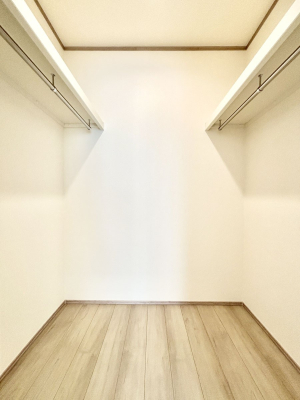 ̑ EH[NCN[[bgtŐԂLpł܂B