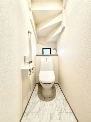 gC gC1K2KꂼɔzuĂĂƂĂ֗łB 