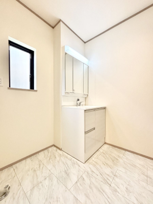 ʑEʏ 邢ʏ͖̐gxxyłႢłB