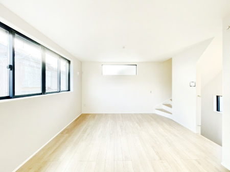 ���r���O ���₩�ȗz���܂�ɕ�܂��A���S�n�̗ǂ����r���O�ŉƑ��c���I