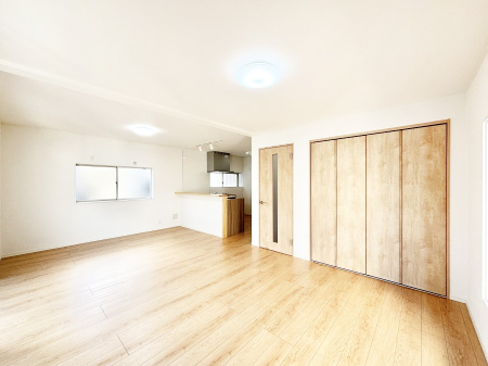 ���r���O �Z�ޕ��̌��������o�����A�C���e���A���l����̂��y���݂ȃ��r���O�ł��I