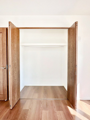 ���[ �m���̃N���[�[�b�g�B���s��������̂Ō���̈ߗނ�����������܂�܂��B