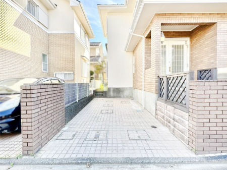  �ڂ̑O�����ԏꂾ�ƉJ�̓�����ʂɂ������������������֗��ł���