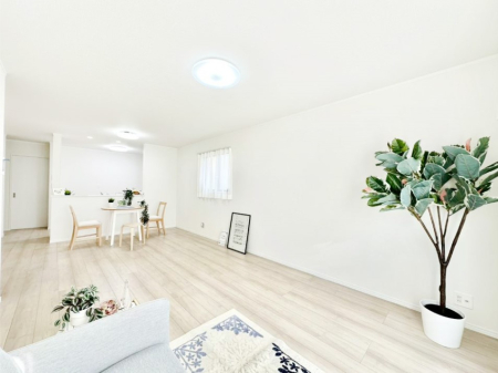 ���r���O ���Ƒ��̓��₩�Șb�����ŕ�܂�閾�邢���r���O  