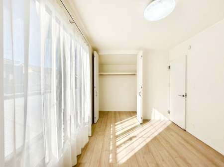 ���̑����� �i�`�������ȃt���[�����O�͂ǂ�ȃC���e���A�ɂ��}�b�`�B  