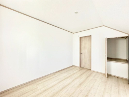 ���̑� 2�K�̔[�˂͎��[�͂������A�����Ƃ��Ă����p�ł��܂��B  