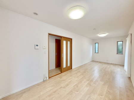 rO Ƒ̓₩Șbŕ܂閾邢rO  