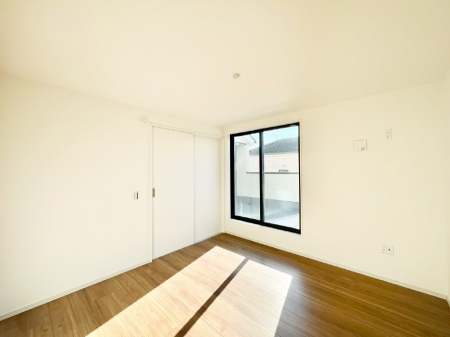 �q������ �q�ǂ������ɂ҂�����̖��邢��ԁB