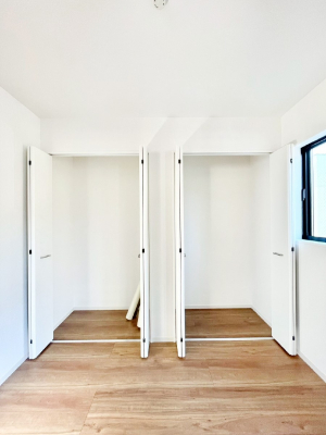 ���[ �m���̃N���[�[�b�g�B���s��������̂Ō���̈ߗނ�����������܂�܂��B