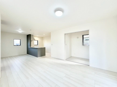 ���r���O �ǂ��ɂ��Ă��Ƒ��̂Ȃ������������R�~���j�P�[�V�������r���O�B