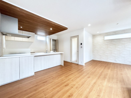 rO i`eCXg̗D_炩Fg̃t[OfGȃrOłˁB