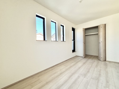 �q������ �q�������ɂ��������߂Ȏ��[�X�y�[�X�����Ղ�̋���