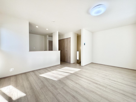 ���r���O �ǂ��ɂ��Ă��Ƒ��̂Ȃ������������R�~���j�P�[�V�������r���O�B 