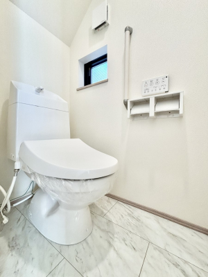 �g�C�� �g�C����1�K��2�K���ꂼ��ɔz�u����Ă��ĂƂĂ��֗��ł��B 