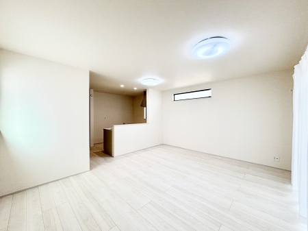 ���r���O ���Ƒ��̓��₩�Șb�����ŕ�܂�閾�邢���r���O