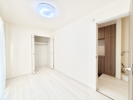 ���̑����� �o���R�j�[���J�������v���X���Ă����m��