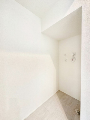 ʑEʏ ʏɂ͊[Xy[X܂B 