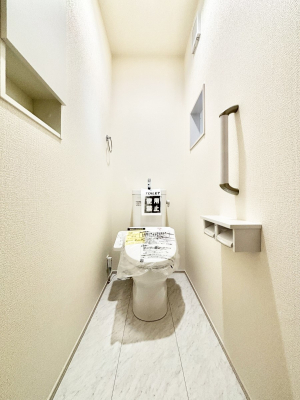 gC gC1K2KꂼɔzuĂĂƂĂ֗łB 