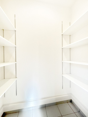 ���[ �V���[�Y�C���N���[�N�t���I�J���x�r�[�J�[���u���܂��B 