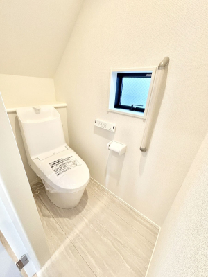 �g�C�� �g�C����1�K��2�K���ꂼ��ɔz�u����Ă��ĂƂĂ��֗��ł��B 