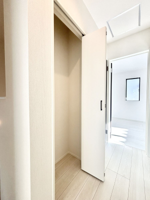 ���̑����� �L�����[�B�|�������G�߂̏��������[���邱�Ƃ��ł��܂��B