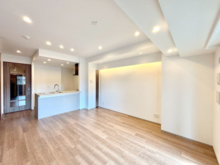 rO Ƒ̓₩Șbŕ܂閾邢rO  