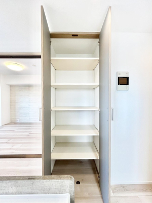 ̑ rO[BɎ[ƕW܂LDKXbLЕtłˁB  