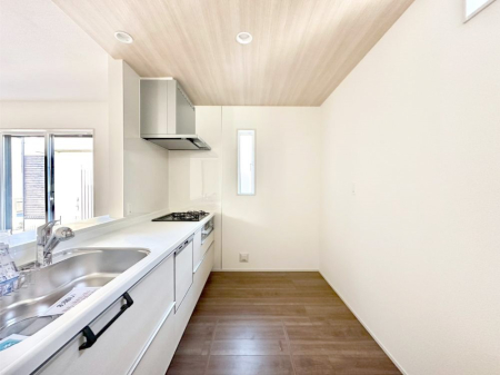 �L�b�`�� ��Ƃ肠��L�b�`���ł͂��Ƒ��Ɗy�������������ł��܂��B