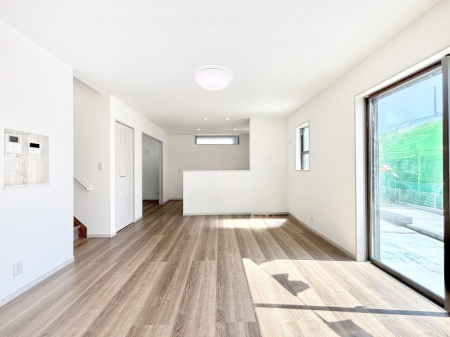 rO Ƒ̓₩Șbŕ܂閾邢rO