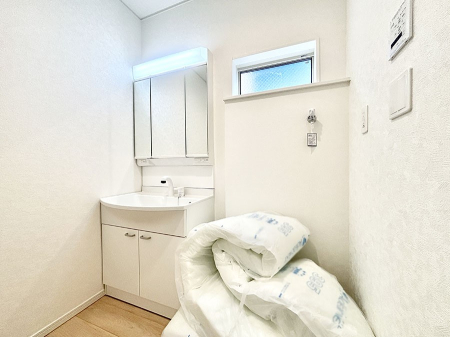 ʑEʏ 邢ʏ͖̐gxxyłႢłB