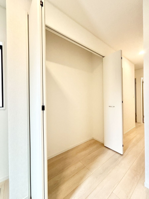 ���̑����� �L�����[�B�|�������G�߂̏��������[���邱�Ƃ��ł��܂��B