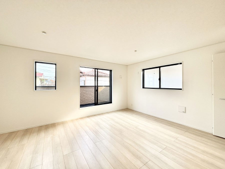 ���r���O �Z�ޕ��̌��������o�����A�C���e���A���l����̂��y���݂ȃ��r���O�ł��I 